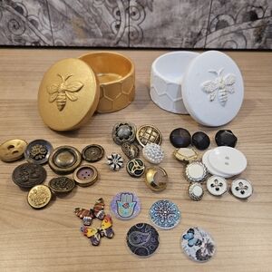 Bundle of Vintage Buttons with ONE Jar of Your Choice